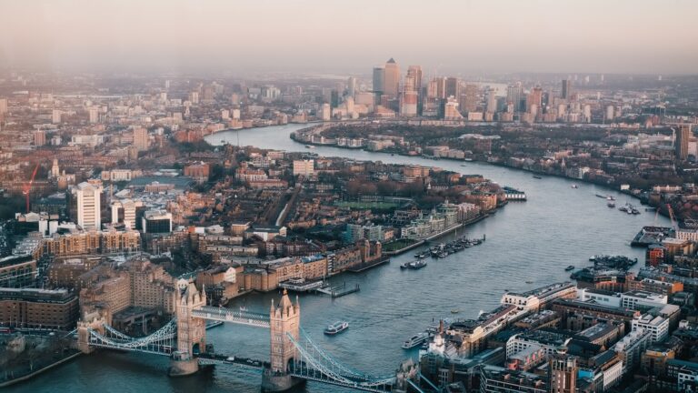 Travel photo from london-parliament-big-ben